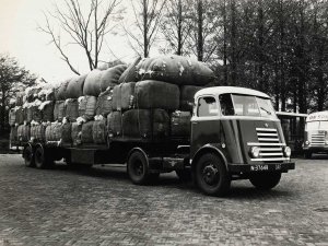 DAF trekker met oplegger (collectie DAF-Museum)