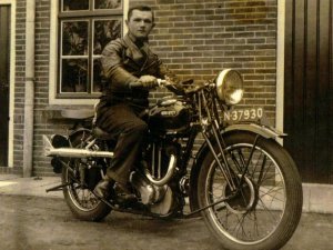 Ariel Red Hunter VH, model c. 1934.