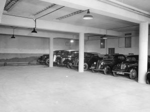 Ford V8, model 1937 (collectie West-Brabants Archief)