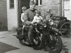 Ariel, c. 1939-1940 (Collectie HKK St. Achten op Boeckel)