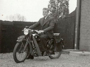 DKW, 1940 (familiealbum J. Wagenaar)