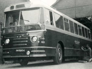 Kromhout (collectie NCAD-Helmond, Verzameling S.O. de Raadt)