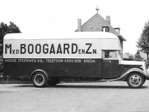 Ford V8 verhuiswagen, jaren '40 (Collectie T. v.d. Bogaard)