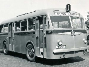 Ford, 1947 (collectie NCAD, Verzameling S.O. de Raadt)