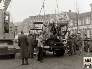 Bedford aan de Spoorlaan, 1951 (collectie ETAG)