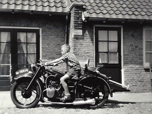 BMW R 12 (collectie J. Wams)
