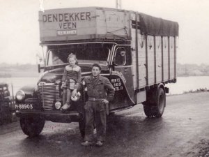 Foto 1: International, 1950 (collectie G. den Dekker)