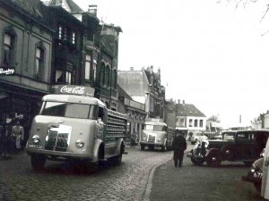 Ford (foto: collectie Piet Janssens. Bron: www.oudedaf.nl)