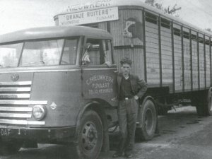 DAF truck met oplegger