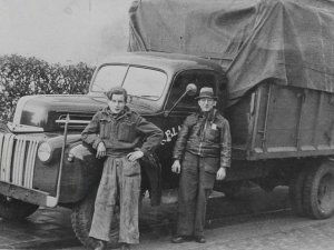 Ford G8T truck te Zundert, c. 1947..