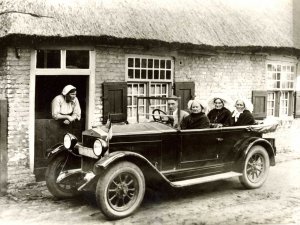 Familie Merks in een Noord-Hollandse auto