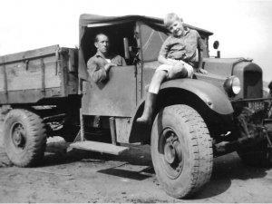 Morris-Commercial (bron: Bouwmachinesvantoen-archief)