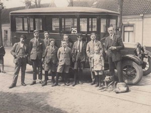 Ford (bron: Stichting “Het Uden-archief van Bressers”)