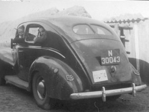 N-30043 Ford Tudor Sedan bj. 1940 (bron: Beeldbank WO2 – NIOD)