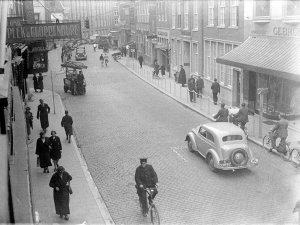 Opel (foto: Fotopersbureau Het Zuiden; coll. Erfgoed 's-Hertogenbosch)