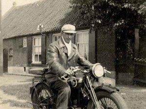 Jan Bross op zijn FN (bron: HKV Berchs-Heem)