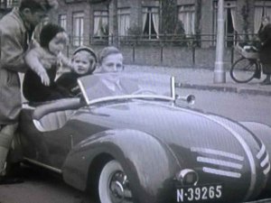 Bron: Het rode autootje DWAC dwergauto microcar
