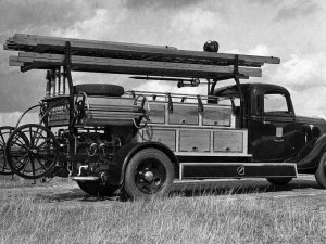 Ford V8 (brandweervoertuigenonline)