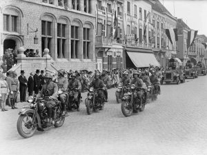 Harley-Davidsons (foto: Fotopersbureau Het Zuiden, coll. West-Brabants Archief)