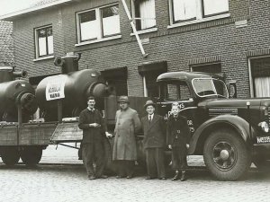 International (collectie J.K. Verhulst)