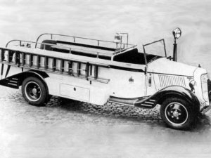 Ford V8 (brandweervoertuigenonline)