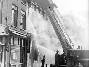 Ford, 1940 (Foto: Fotopersbureau Het Zuiden. Collectie Erfgoed 's-Hertogenbosch)