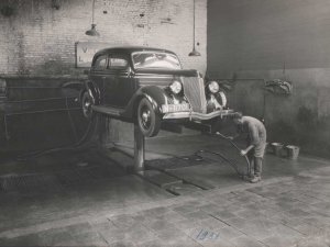 Ford (bron: Archief Piet van der Meulen)