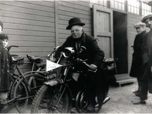 Gillet (foto: Fotopersbureau Het Zuiden. Bron: RHCe)