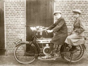 Douglas, 1907 (collectie Regionaal Archief Tilburg)