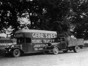 Dodge en Ford (bron: Oudetrucksenmeer)