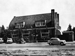 Ford (coll. F. Martens)