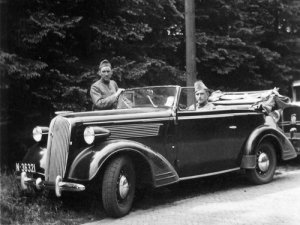 Opel (bron: Beeldbank WO2 – NIOD)