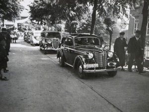 N-39856 Opel en Ford (bron: Deurnewiki)
