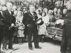 Bron: 100 jaar Moergestel in beeld