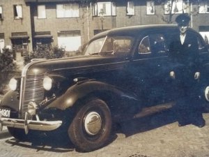 N-54901 Pontiac 1937 (coll. C. Maas)