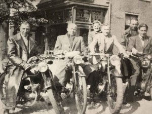 Bron: 100 jaar Moergestel in beeld