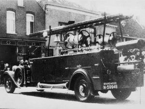 Nash brandweerwagen (Bron: coll. Heemkundekring Land van Gastel)