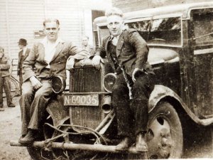 Ford (Bron: Archief Piet Pietjouw)