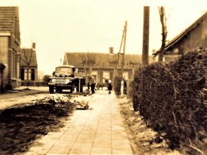 Ford, c. 1946 (Foto: Jan van Gageldonk; bron: particuliere collectie)