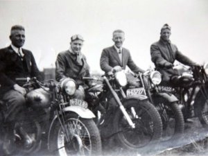 N-63727 B.S.A., Matchless en 2x Ariël (coll. D. Zoon)