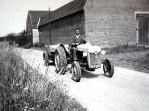 N-71141 Ford tractor (particuliere collectie)