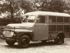 Ford (coll. Hertoghs Carrosserieën)