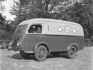 Renault (foto: A.L. Scheepens, Uden. Bron: Stichting Het Uden-archief van Bressers)