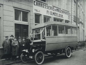 Ford autobus (collectie Regionaal Archief Dordrecht)
