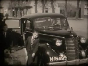 [aanvulling: Oldsmobile ; zie reactie hieronder. Redactie]Beeld: Arn. van der Heijden, © H. Evers. Bron: BrabantinBeelden