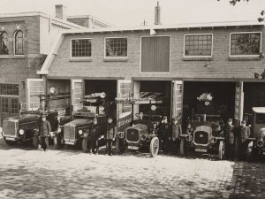 Tilburgse brandweerwagens, 1931 (foto: Fotopersbureau Het Zuiden. Bron: Regionaal Archief Tilburg, fotonummer 103624)