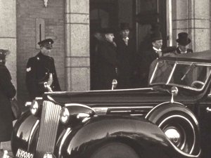 Packard (Bron: film Frans van Eerd. Bron: BHIC via BrabantinBeelden, film FVANEERD-02, 1:02)
