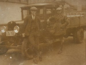 Chevrolet (Bron: collectie Heemkundekring Carel de Roy, Alphen)