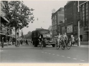 Dodge T110L (Foto: Dienst Stadsontwikkeling Den Haag. Bron: Haags Gemeentearchief)