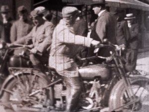 Bron: familiefilm Van der Bruggen, BHIC filmr. VDBRUGGEN-01 via BrabantinBeelden, op 3:19